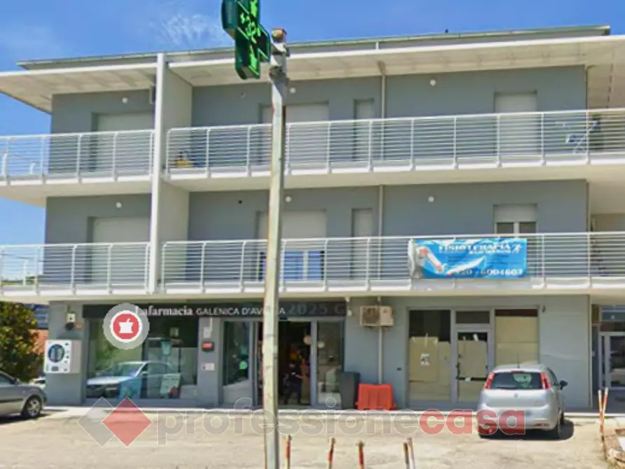 Immagine 1 di Ufficio in vendita  in Via Salaria a Colli Del Tronto