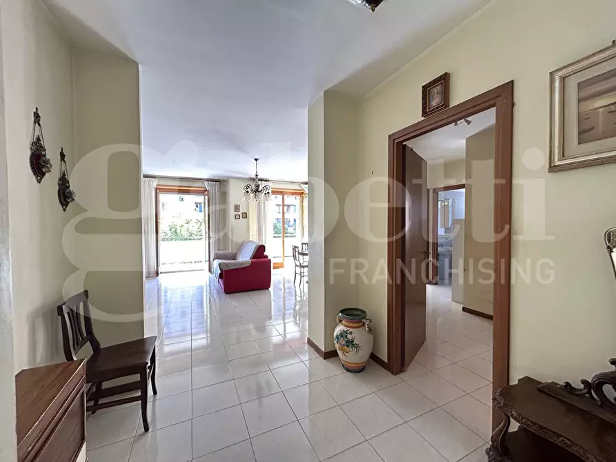 Immagine 7 di Appartamento in vendita  in Via di Decima, 256 a Roma