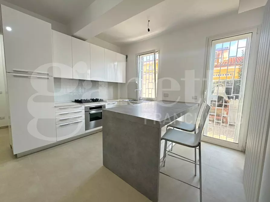 Immagine 11 di Villa in vendita  in Viale piave, 76 a Ardea