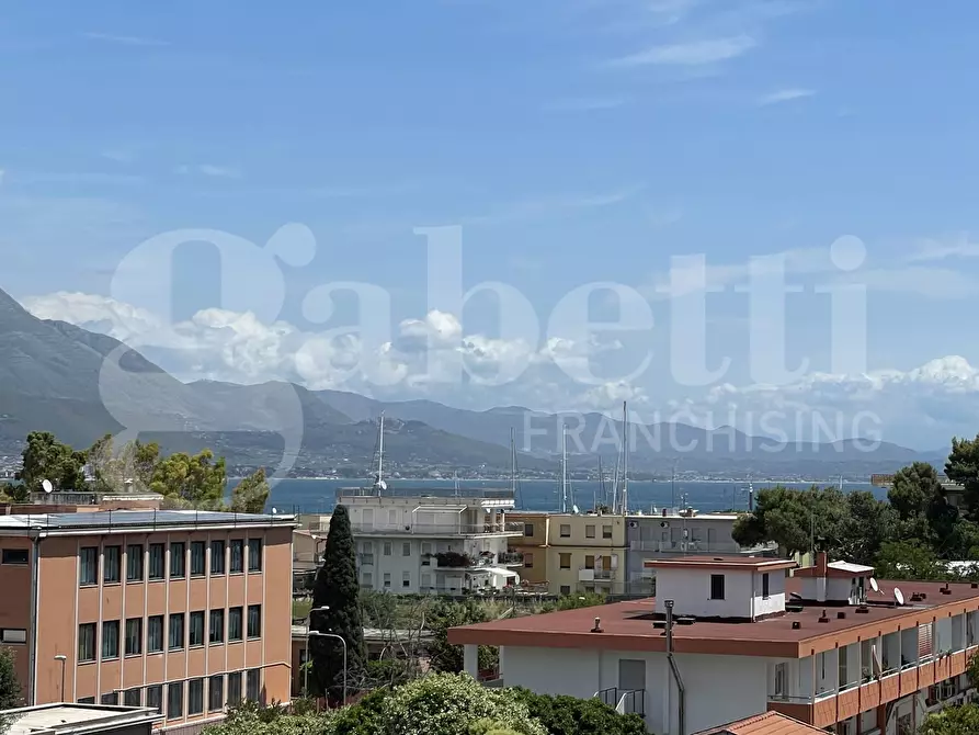 Immagine 46 di Casa trifamiliare in vendita  in Via Calegna, 51 a Gaeta