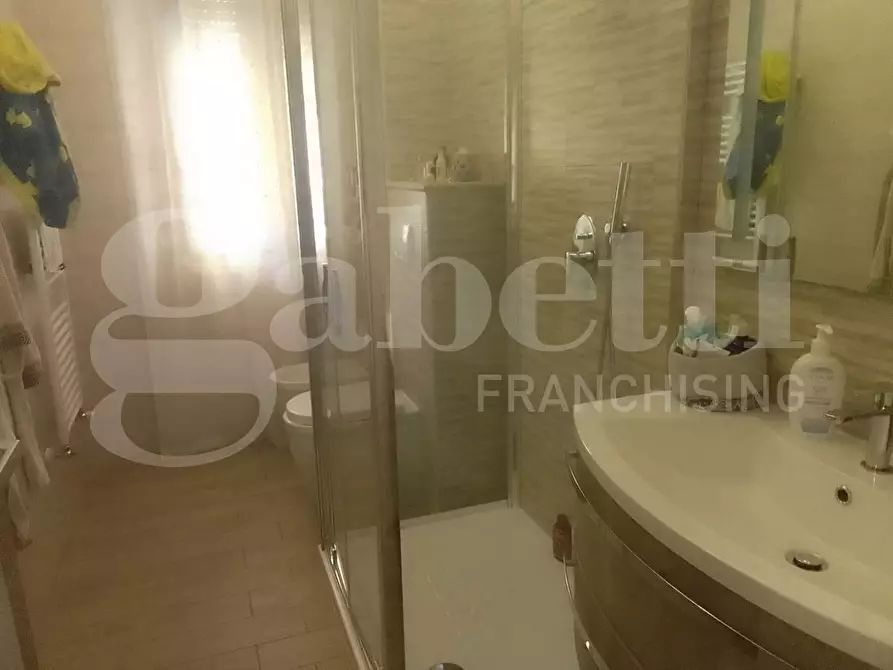 Immagine 12 di Appartamento in vendita  in Piazza G.B.TEDESCO, 9 a Taranto