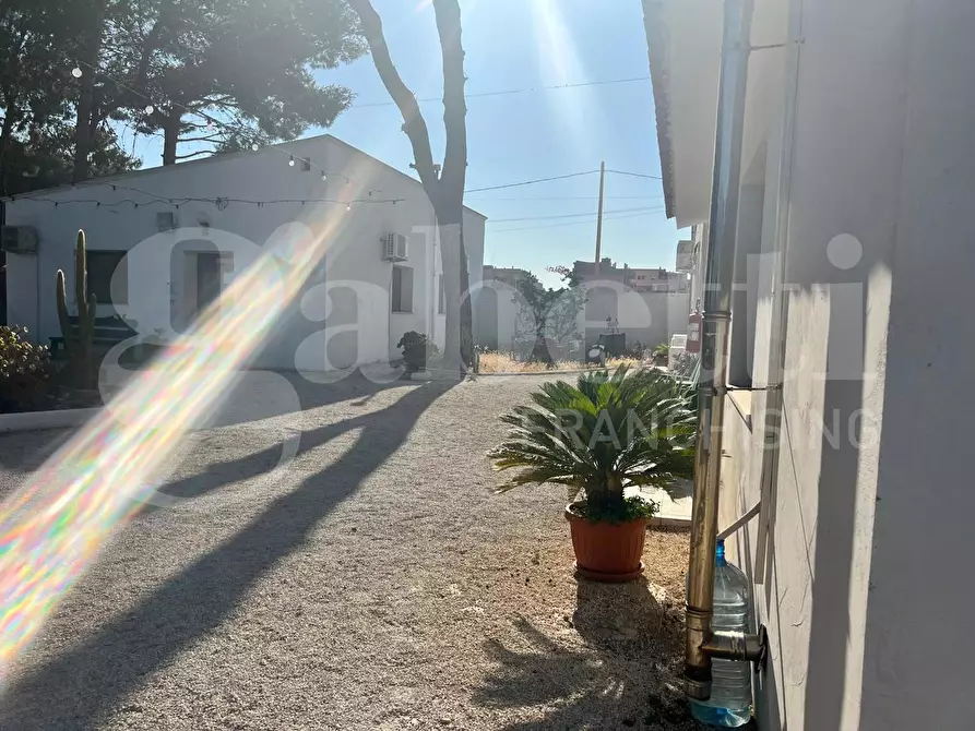 Immagine 10 di Ufficio in vendita  in Via ALBERTO SORDI, 4600 a Taranto