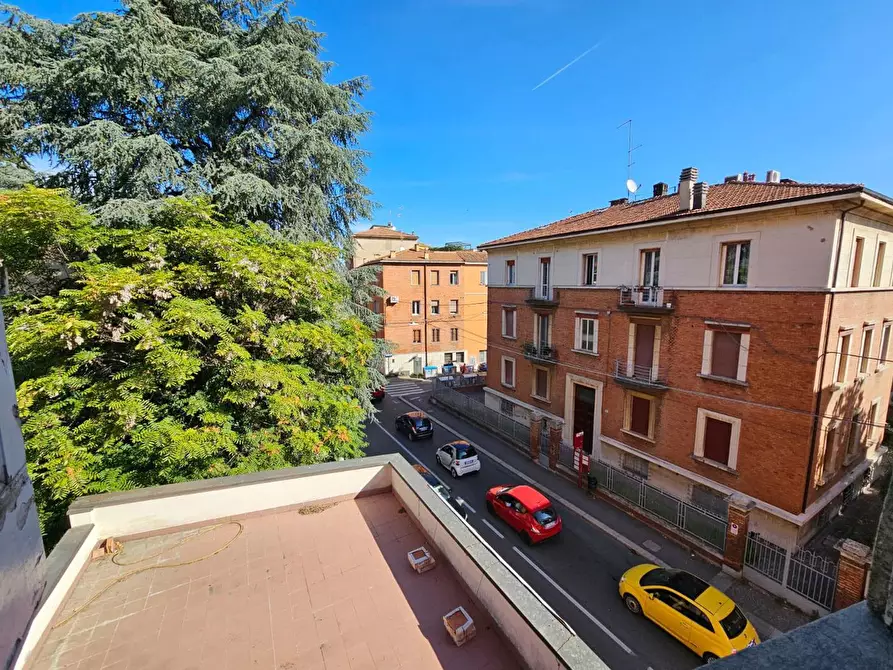 Immagine 3 di Appartamento in vendita  in Via Castiglione, 91 a Bologna