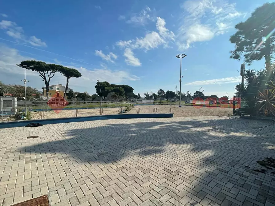 Immagine 28 di Negozio in affitto  in Via PONTINA, 148 a Terracina