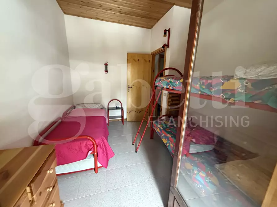 Immagine 10 di Villetta a schiera in vendita  in Via VILLAGGIO CUTURA, 1 a Taverna