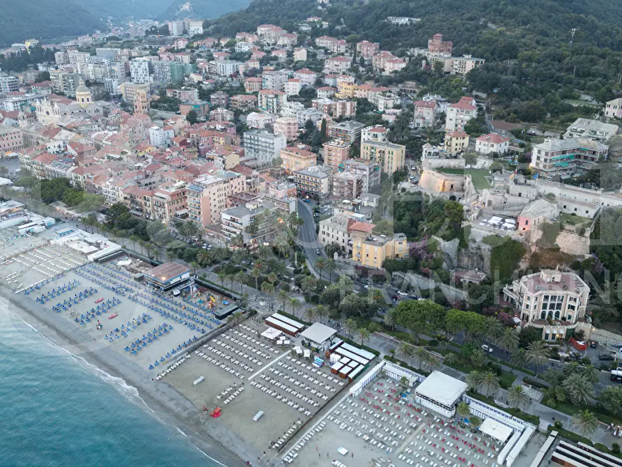 Immagine 8 di Loft/Open space in vendita  in Corso Europa a Finale Ligure