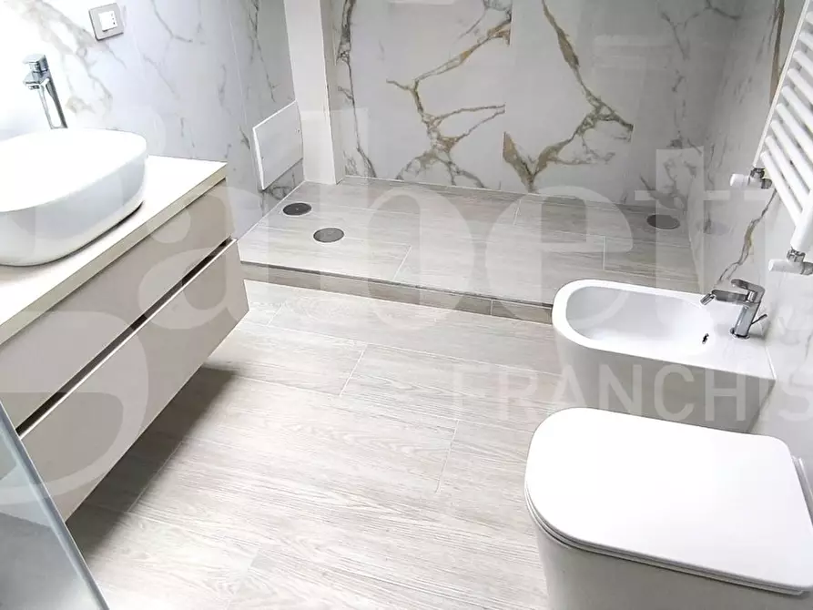 Immagine 15 di Appartamento in vendita  in Via arenaccia, 127 a Napoli