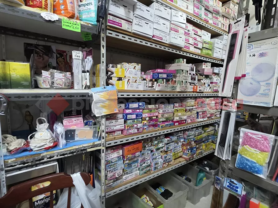 Immagine 16 di Attività commerciale in vendita  in Via Bernardino Martirano, 2/A/b a Napoli