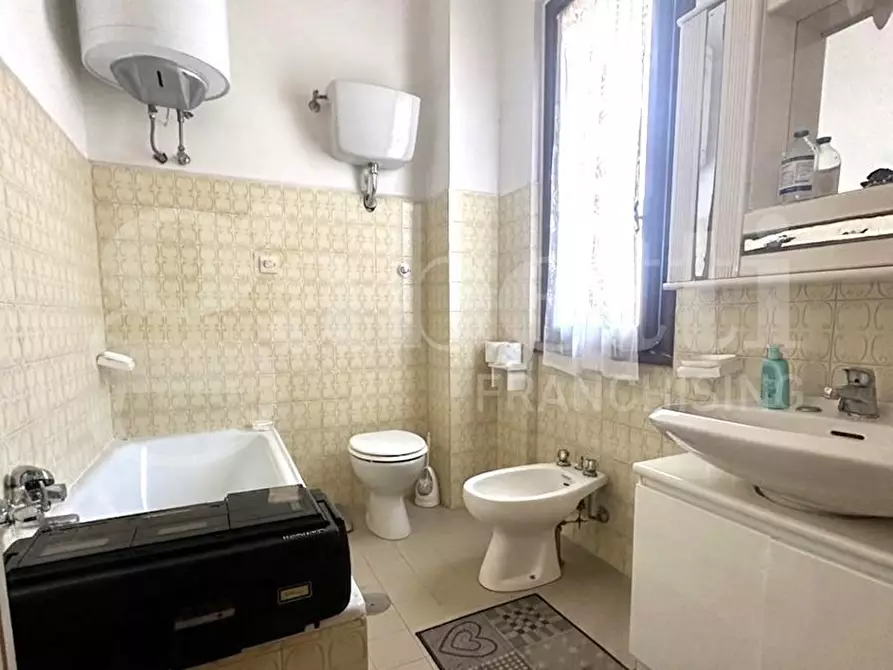 Immagine 28 di Casa trifamiliare in vendita  in Via lungomare tor san lorenzo, 57 a Ardea