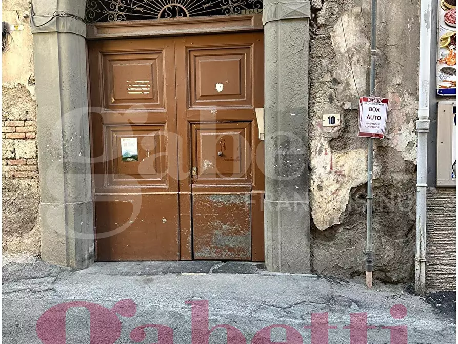 Immagine 2 di Box auto in vendita  in Via Vittorio Emanuele, 10 a Torre Annunziata