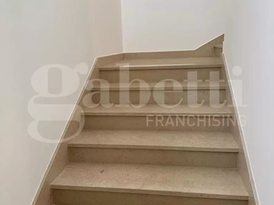 Immagine 32 di Appartamento in vendita  in Via Nazionale Appia a Curti