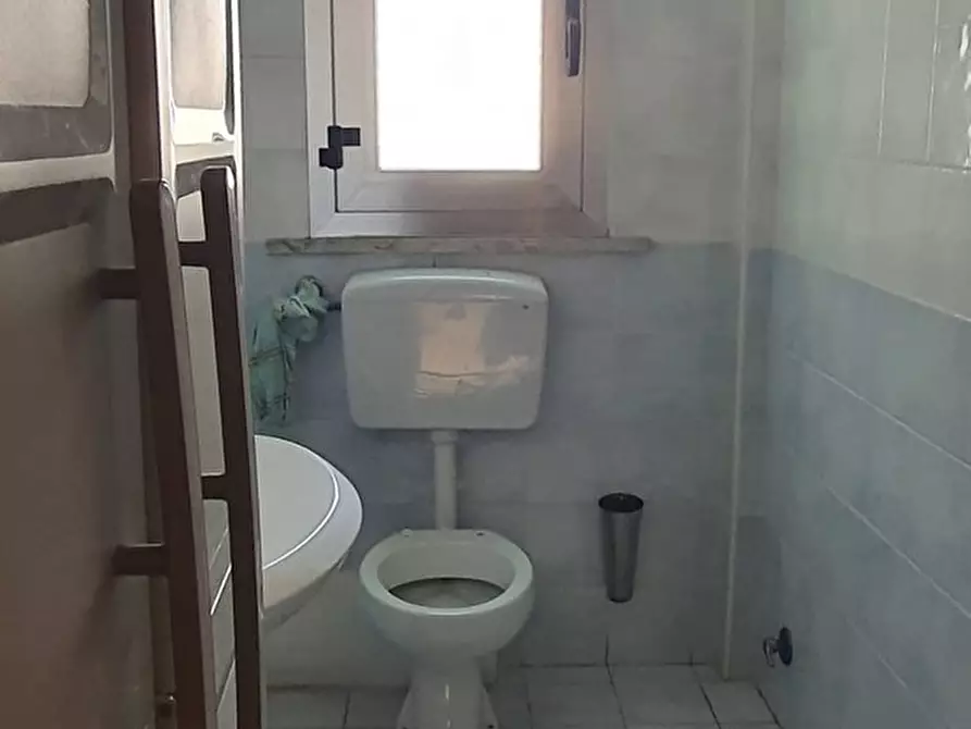 Immagine 6 di Negozio in vendita  in Via Danimarca a Palermo