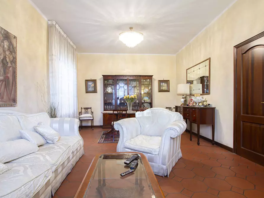 Immagine 2 di Villa in vendita  in Viale de Gasperi, 21 a Treviglio
