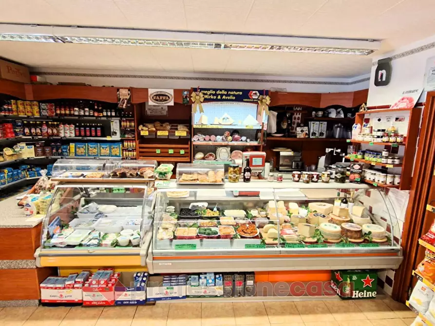 Immagine 3 di Attività commerciale in vendita  in Via Annibale Vecchi a Perugia