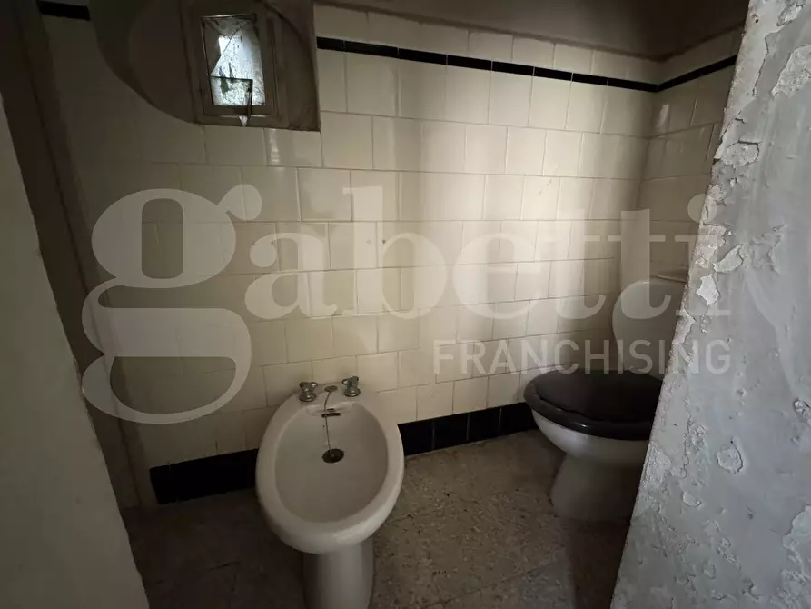 Immagine 35 di Appartamento in vendita  in Via Corte dei Guarini, 11 a Lecce