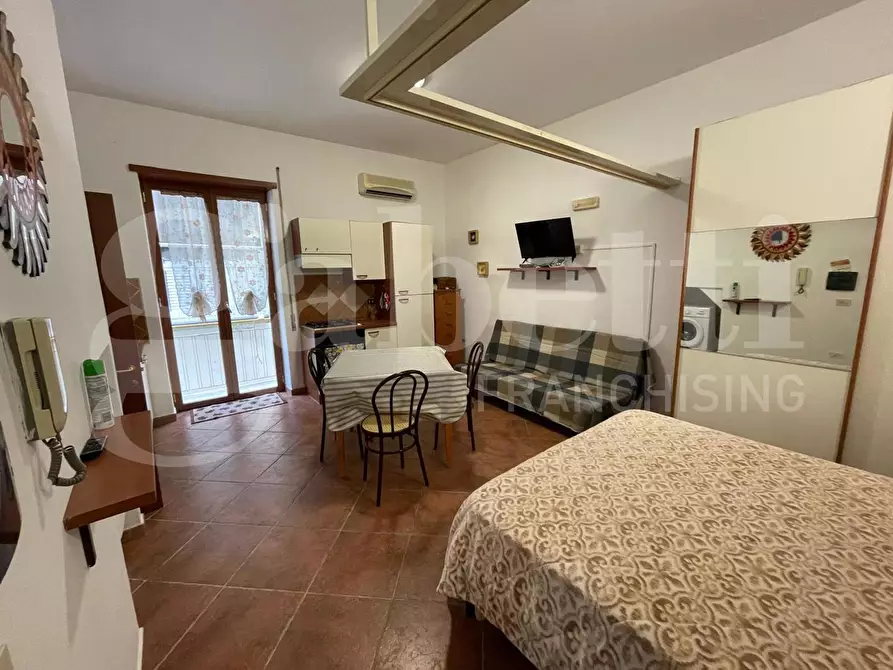 Immagine 6 di Palazzo in vendita  in Vico 11 lungomare caboto, 41 a Gaeta
