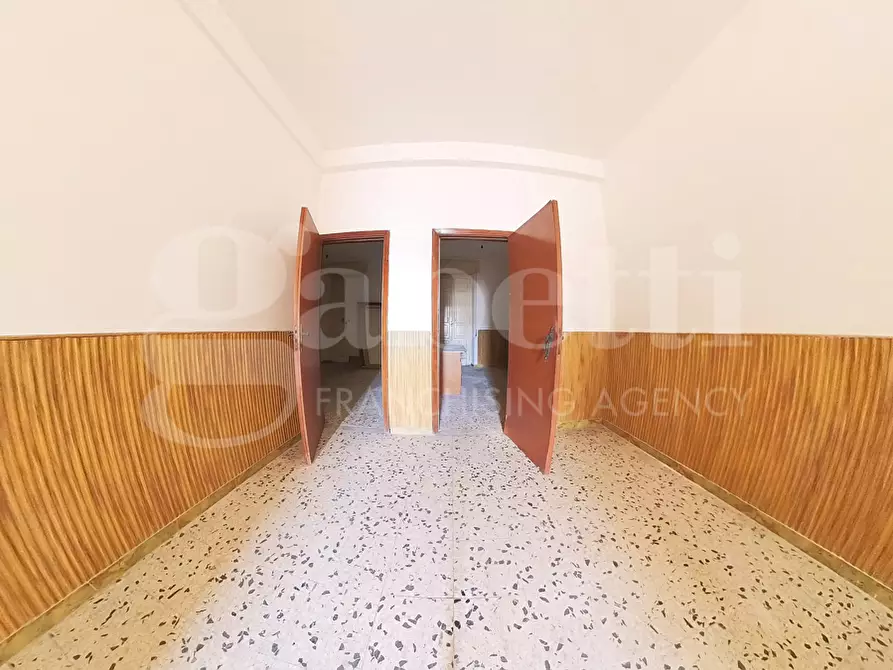 Immagine 9 di Palazzo in vendita  in Via marsala, 16 a Pachino