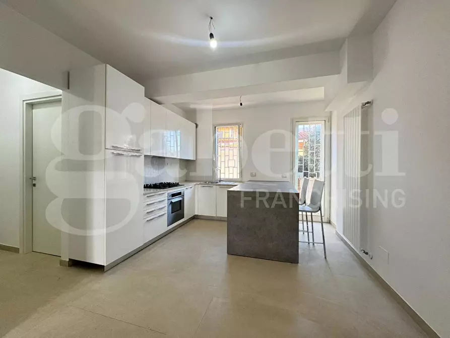 Immagine 13 di Villa in vendita  in Viale piave, 76 a Ardea