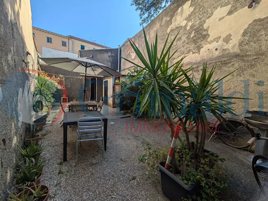 Immagine 27 di Magazzino in vendita  in Via del Testaio a Livorno