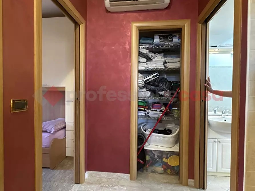 Immagine 12 di Casa bifamiliare in vendita  in Via GUADO BASTIANELLI, 80 a Fondi
