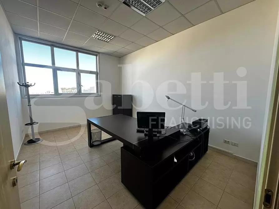Immagine 12 di Ufficio in vendita  in Via Dei Calafati, 7 a Molfetta
