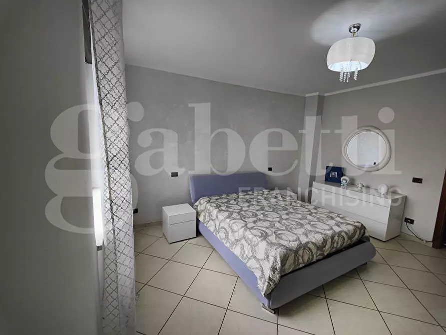 Immagine 8 di Appartamento in vendita  in Piazza G.B.TEDESCO, 23 a Taranto