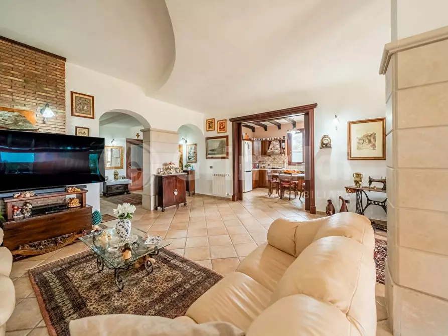 Immagine 15 di Villa in vendita  in Via Sandro Pertini a Avola