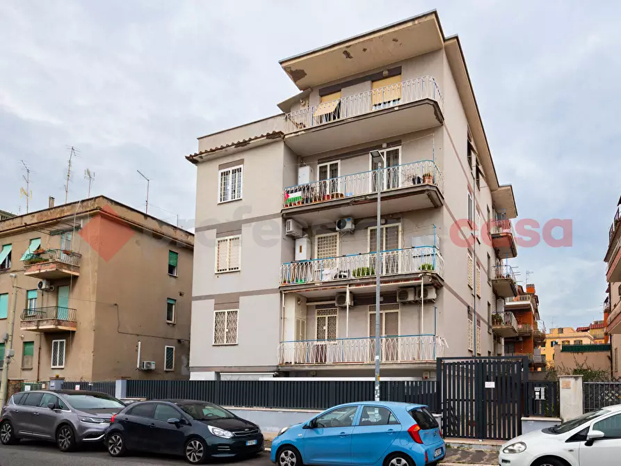 Immagine 1 di Appartamento in vendita  in Via Riofreddo a Roma
