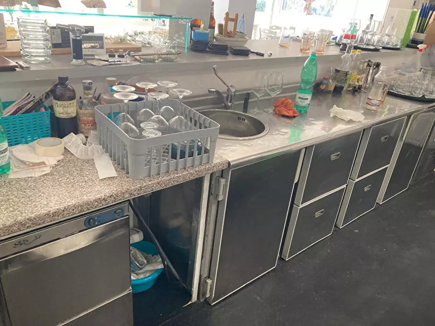 Immagine 19 di Bar / Ristorante in vendita  in Viale dellâerica a Cellole