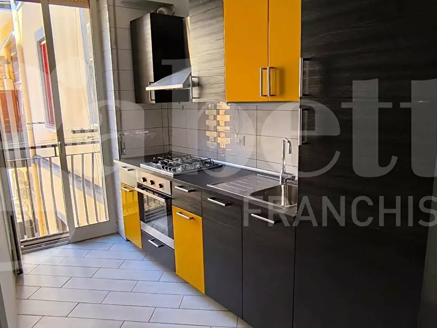 Immagine 5 di Appartamento in vendita  in Via Sant' Attanasio a Napoli