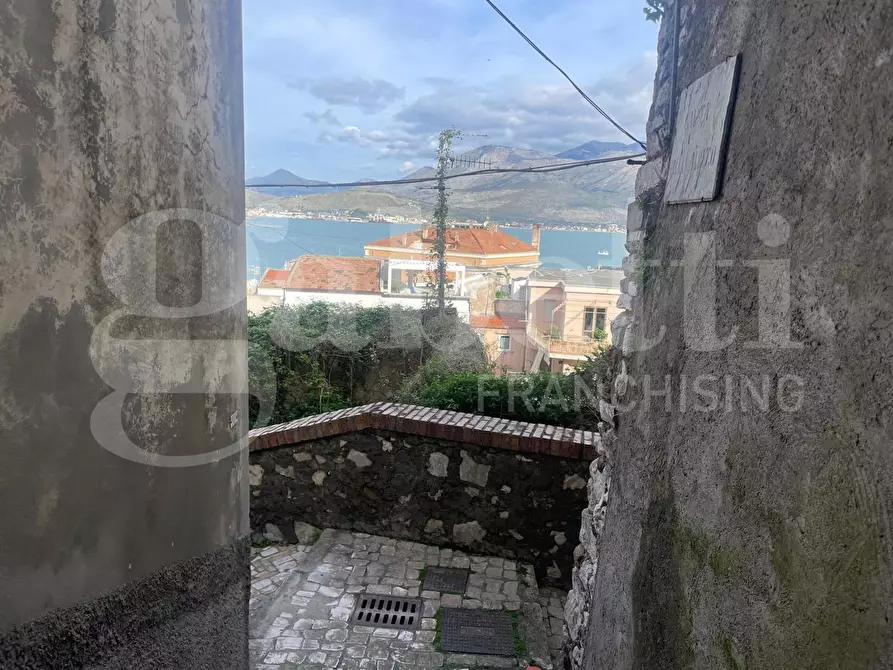 Immagine 35 di Appartamento in vendita  in Via Salita degli Albito, 36 a Gaeta