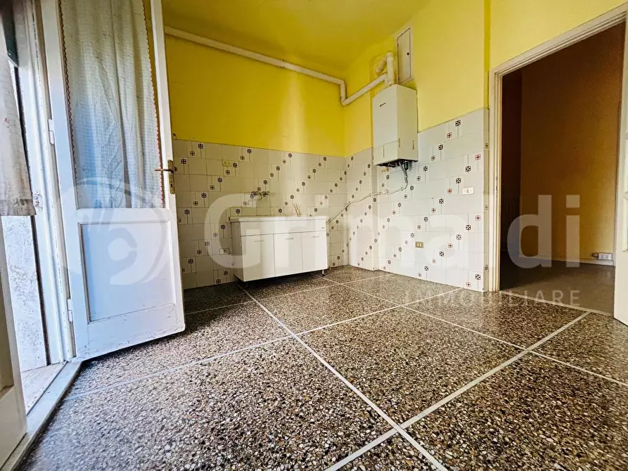 Immagine 2 di Appartamento in vendita  in Viale mameli a Livorno