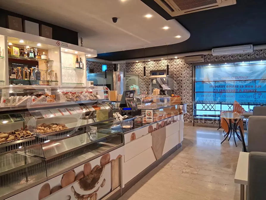 Immagine 4 di Bar / Ristorante in vendita  in Viale Europa, 114 - 116 a Ragusa