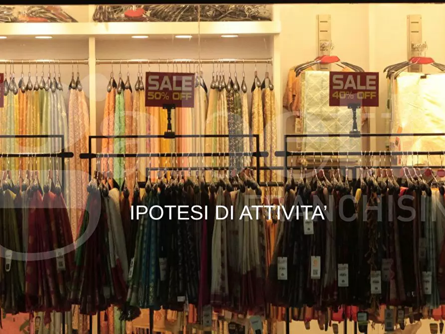 Immagine 1 di Negozio in affitto  in Via SOTTOMARINA- VIALE VENETO, 12 a Chioggia