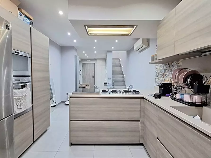 Immagine 4 di Appartamento in vendita  in Via Bartolomeo Chioccarelli a Napoli