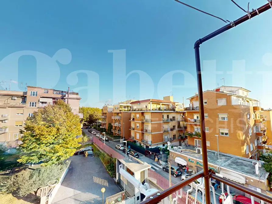 Immagine 30 di Appartamento in vendita  in Via dei Feltreschi, 18 a Roma