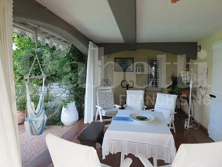 Immagine 2 di Villa in vendita  in Via montecchio, 3 a Castelnuovo Magra