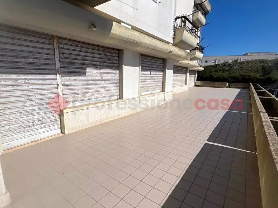 Immagine 14 di Negozio in vendita  in Via Giuseppe Di Vittorio, snc a Ostuni