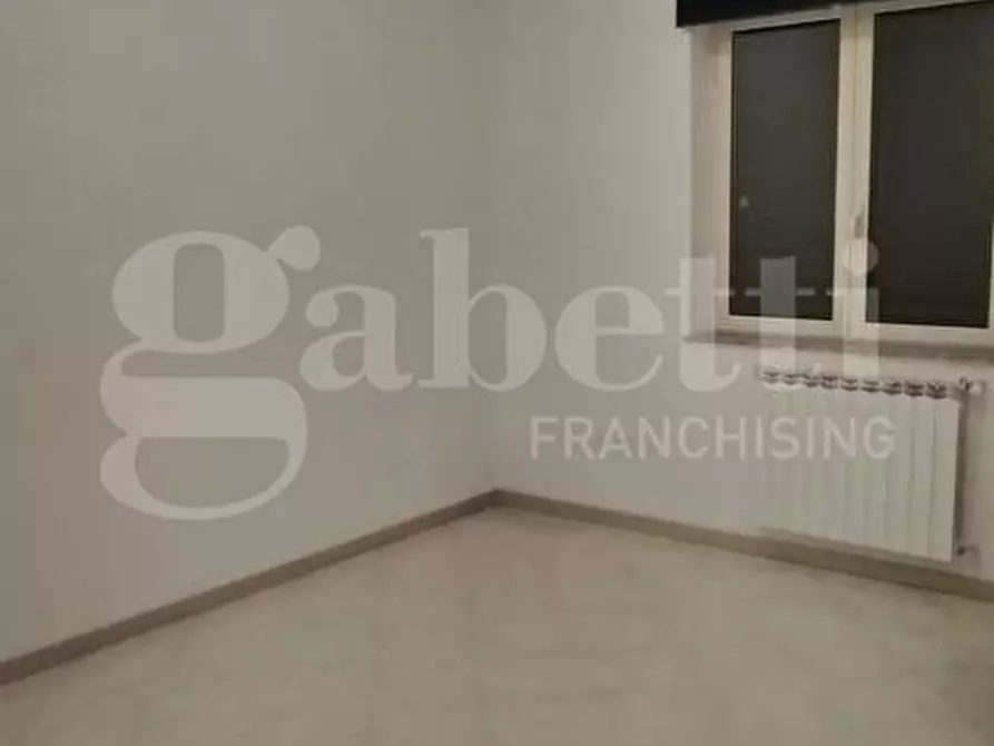 Immagine 6 di Ufficio in affitto  in Via Massimo Troisi, 5 a Orta Di Atella