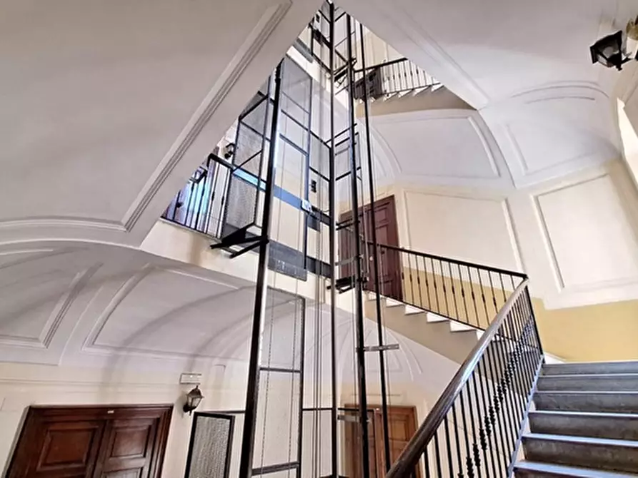 Immagine 6 di Appartamento in vendita  in Corso Umberto I a Napoli