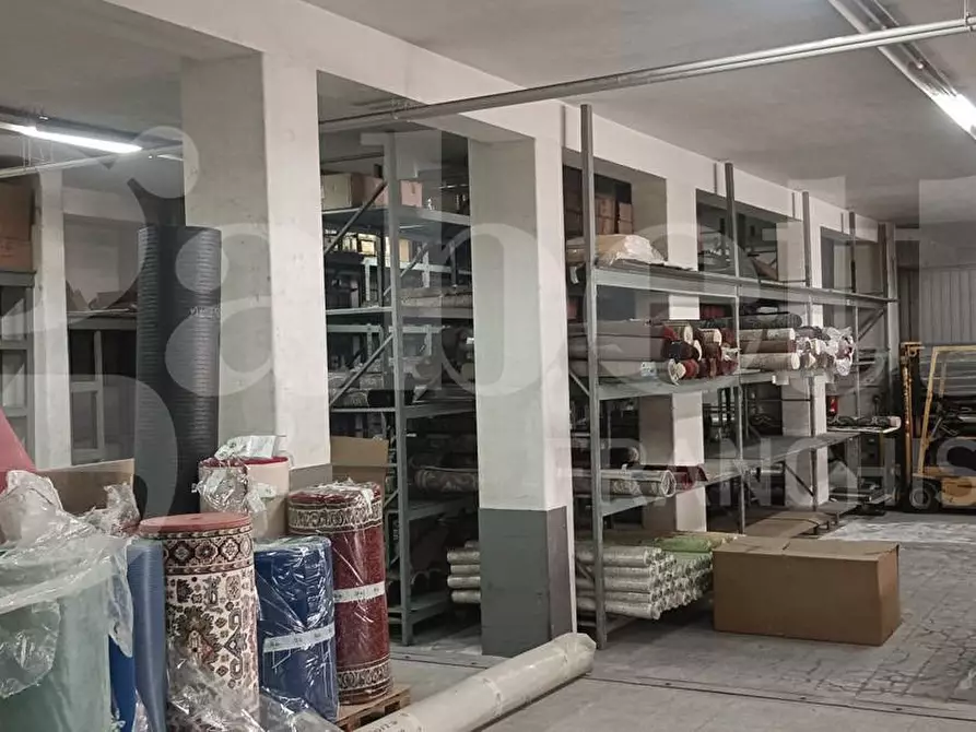 Immagine 19 di Magazzino in vendita  in Via Giacomo Leopardi, 21 a Gravina Di Catania