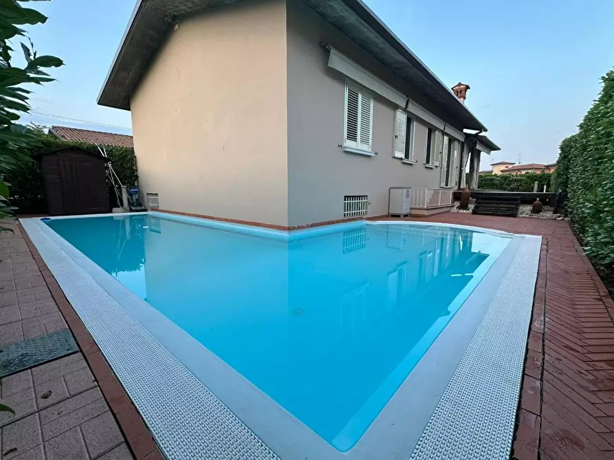 Immagine 7 di Villa in vendita  in Via Cattarello, 1/a a Chiari