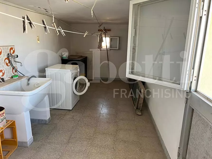 Immagine 18 di Palazzo in vendita  in Via RIMEMBRANZE, 131 a Montemesola