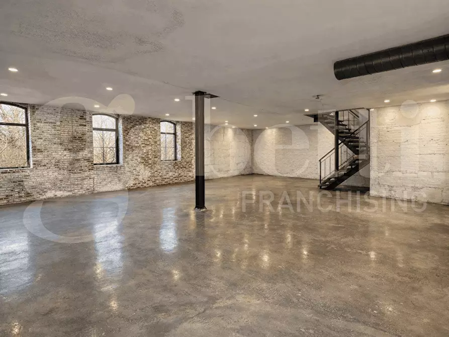 Immagine 17 di Loft/Open space in vendita  in Via Lago di Como, 10 a Vicenza