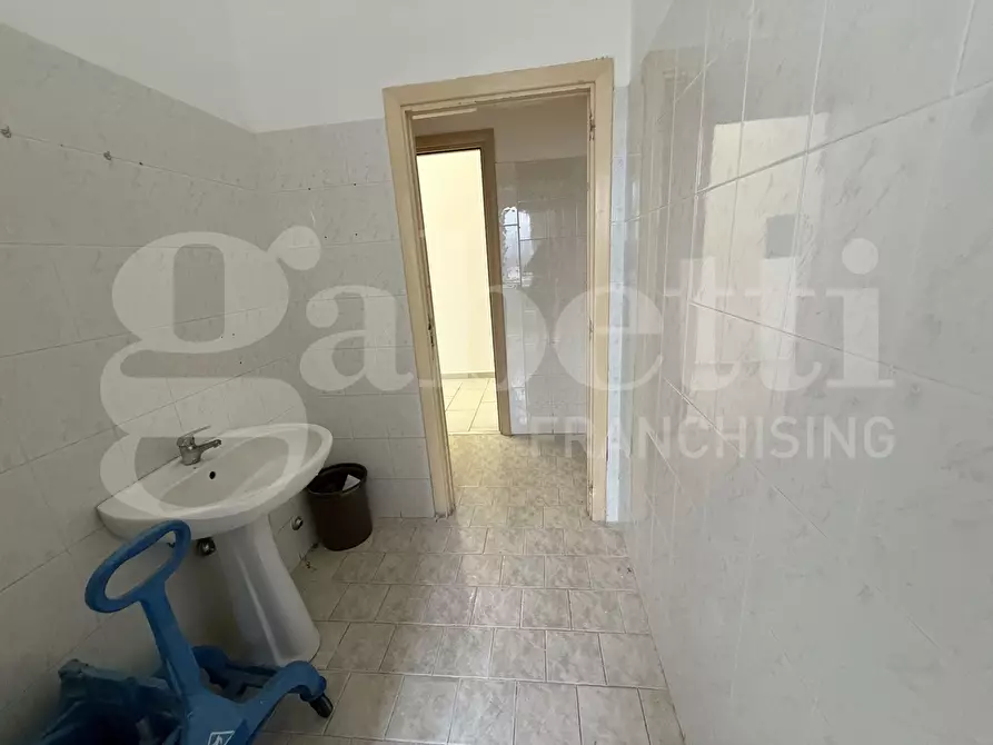 Immagine 8 di Ufficio in affitto  in Via CRISPI, 117 a Catanzaro