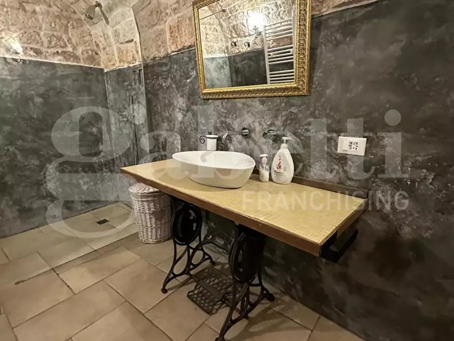 Immagine 24 di Casa indipendente in vendita  in Via Guiscardi a Ostuni