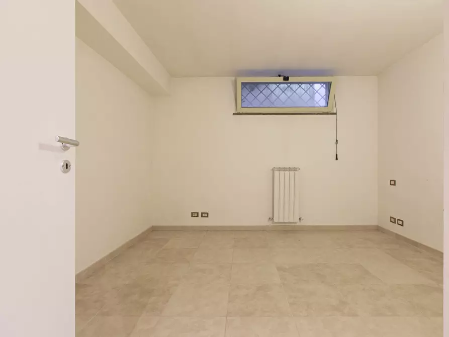 Immagine 30 di Casa quadrifamiliare in vendita  in Via Ermanno Wolf Ferrari, 169 a Roma
