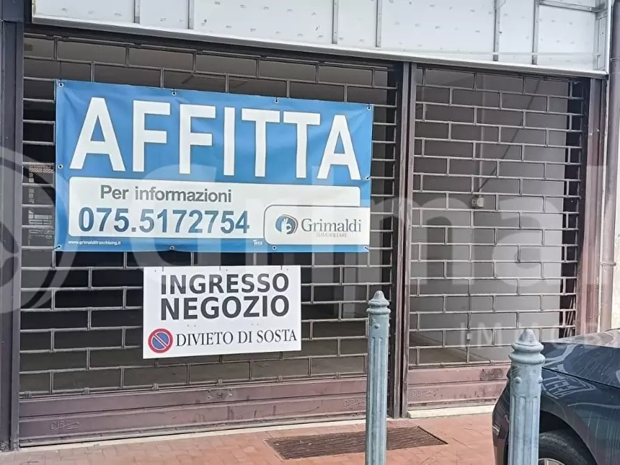 Immagine 1 di Negozio in affitto  in Via Antonio Gramsci a Corciano