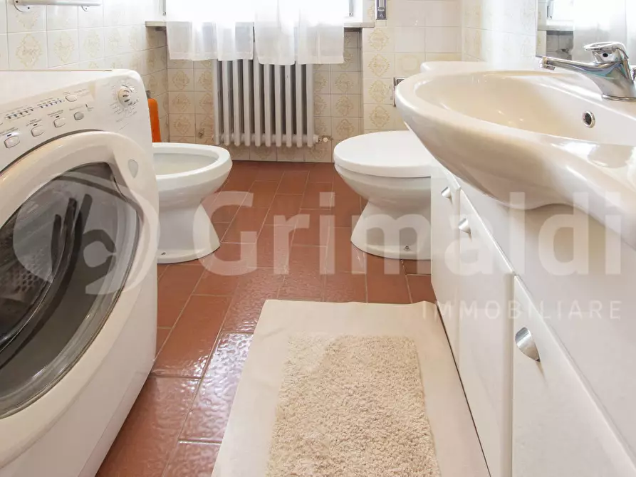 Immagine 35 di Albergo/B&B/Residence in vendita  in Via Besozzo, 12 a Mercallo