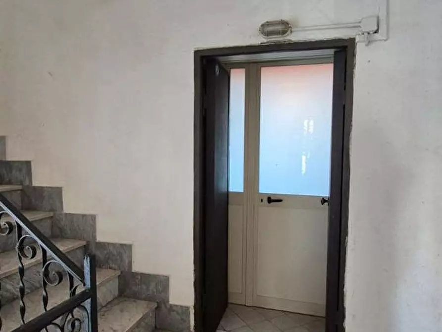 Immagine 16 di Negozio in affitto  in Piazza Ernesto Cesaro, 50 a Torre Annunziata